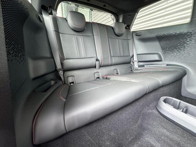 Mini Electric Cooper 3-deurs Cooper SE | John Cooper Works uitvoering | Pakket M | 18" JCW Lap Spoke 2-tone