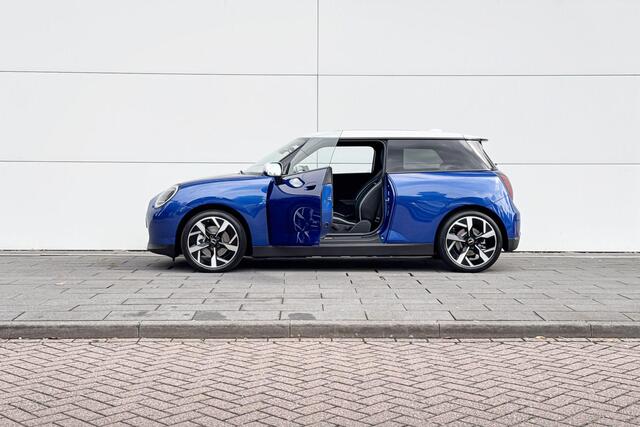 Mini Electric Cooper 3-deurs Cooper SE Classic M 54.2 kWh | 18 Inch Slide Spoke 2-tone