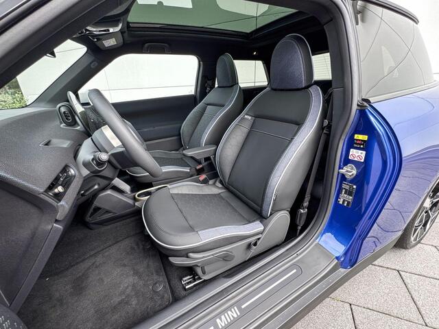 Mini Electric Cooper 3-deurs Cooper SE Classic M 54.2 kWh | 18 Inch Slide Spoke 2-tone