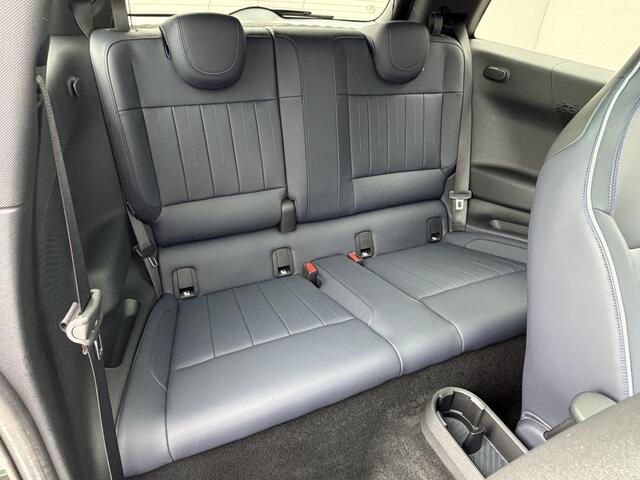 Mini Electric 3-Deurs Cooper SE Paul Smith Ed. S 54.2 kWh / SOH 98% / 3 Fasen / Fabrieksgarantie tot 30-12-2027 / Navigatie / CCS snel laden / Apple Carplay Android / Stuur & Stoelverwarming / Elektrisch verstelbare Stoelen / Climate Control / 360 Graden Camera / Harman/Kardon / HUD /