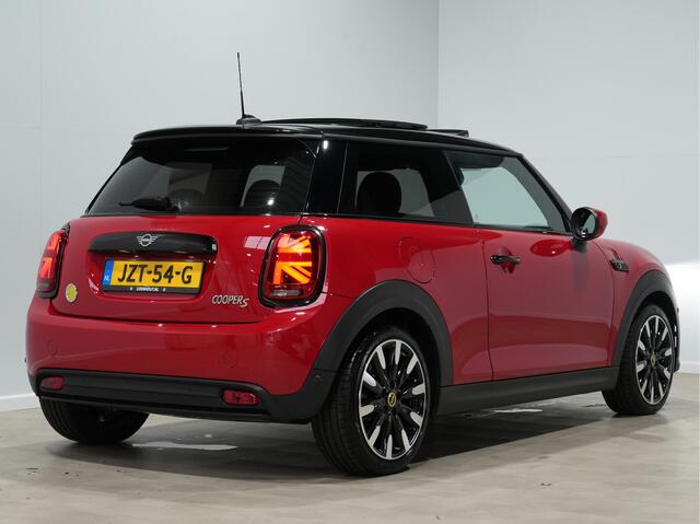 Mini Electric Classic 33 kWh Navigatie | Cruise | Airco | PDC 58