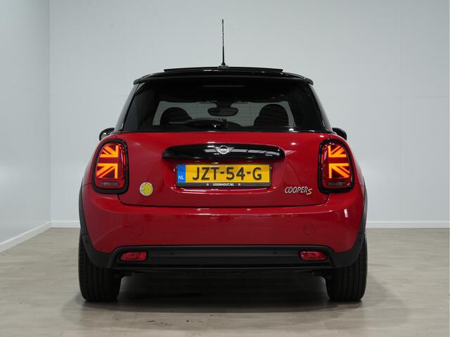 Mini Electric Classic 33 kWh Navigatie | Cruise | Airco | PDC 58