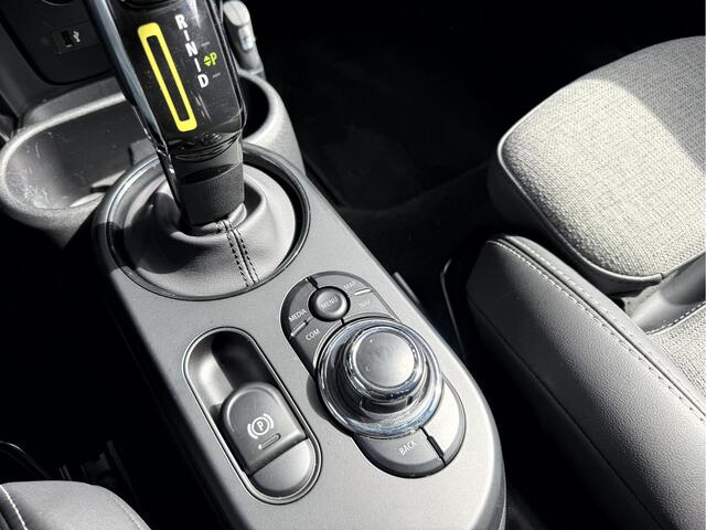Mini Electric Resolute Edition 33 kWh SOH 94.8, Camera, App Connect, 17''Lmv