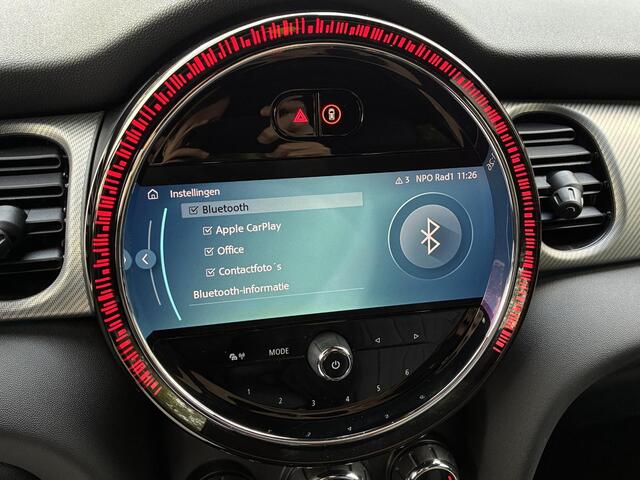 Mini Electric MINI Yours 33 kWh / Cruise control / Stoelverwarming / Schuif/open dak / Achteruitrijcamera / Navigatiesysteem / Lederen bekleding / Climate control /
