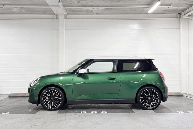 Mini Electric 3-Deurs Cooper SE Favoured | Pakket XL | Harman/Kardon | Stuurwielverwarming | Head-Up Display |