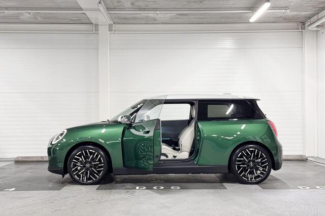 Mini Electric 3-Deurs Cooper SE Favoured | Pakket XL | Harman/Kardon | Stuurwielverwarming | Head-Up Display |