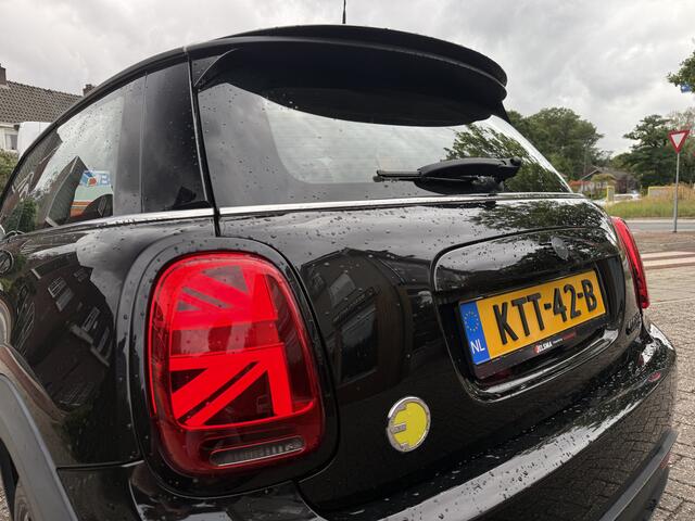 Mini Electric Cooper SE 33 kWh Black Edition aut., Sport leder | Clima | Navi & CarPlay