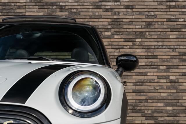 Mini Electric Classic | Navigatie | Panorama | Lounge Leder | Camera | 17"LM | White Silver