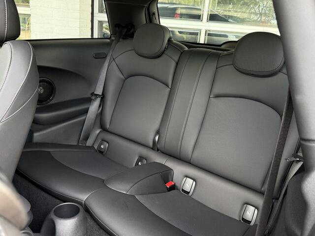 Mini Electric Cooper SE Classic Trim 33kW | PANORAMA | KEYLESS | HARMAN KARDON | LEDER | APPLE CARPLAY |