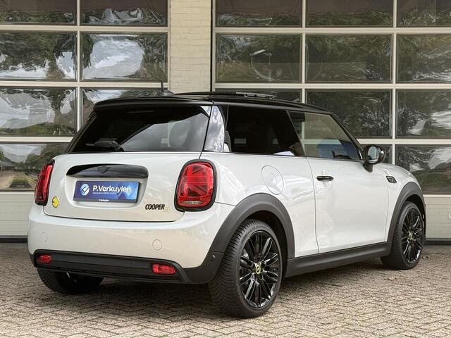 Mini Electric Cooper SE Classic Trim 33kW | PANORAMA | KEYLESS | HARMAN KARDON | LEDER | APPLE CARPLAY |
