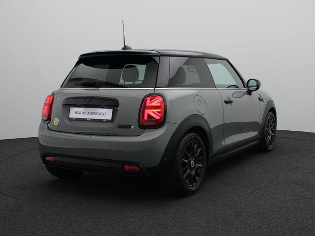 Mini Electric Business Edition 33 kWh | Sportstoel | Stoelverwarming | Driving Assistant Plus | Achteruitrijcamera |