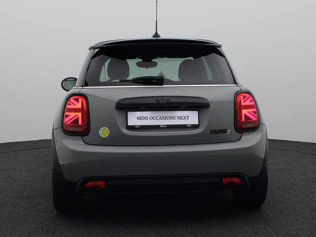 Mini Electric Business Edition 33 kWh | Sportstoel | Stoelverwarming | Driving Assistant Plus | Achteruitrijcamera |