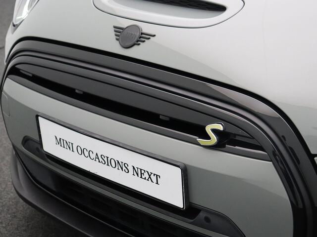 Mini Electric Business Edition 33 kWh | Sportstoel | Stoelverwarming | Driving Assistant Plus | Achteruitrijcamera |