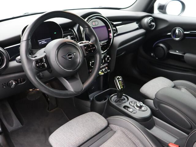 Mini Electric Business Edition 33 kWh | Sportstoel | Stoelverwarming | Driving Assistant Plus | Achteruitrijcamera |