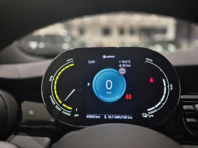 Mini Electric MINI Electric 33 kWh Navigatie | Leder interieur | Comfort stoelen | Apple/ Andriod | Dealer onderhouden |