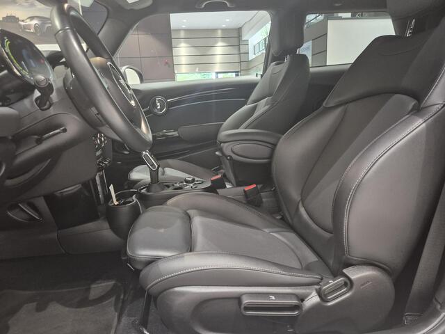 Mini Electric MINI Electric 33 kWh Navigatie | Leder interieur | Comfort stoelen | Apple/ Andriod | Dealer onderhouden |
