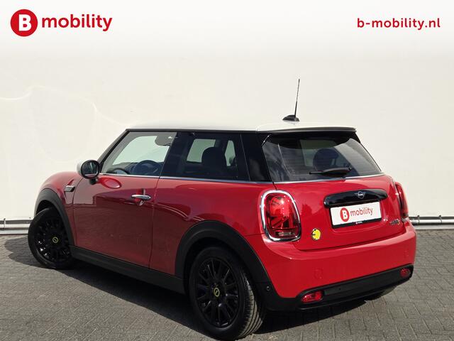 Mini Electric Camden Edition 33 kWh Warmtepomp SOH 99% Snelladen NL Auto! | Sportstoelen | Stoelverwarming | LED | Driving Assist. | DAB