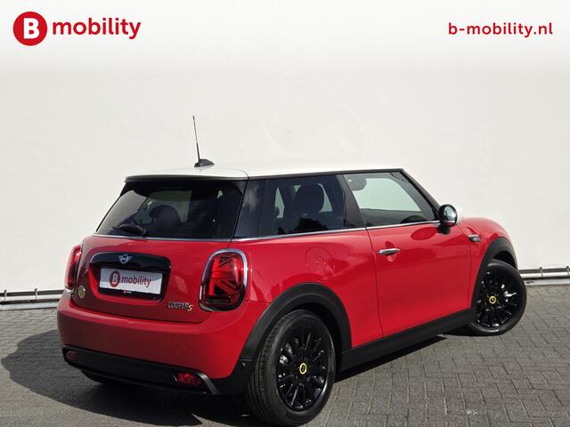 Mini Electric Camden Edition 33 kWh Warmtepomp SOH 99% Snelladen NL Auto! | Sportstoelen | Stoelverwarming | LED | Driving Assist. | DAB