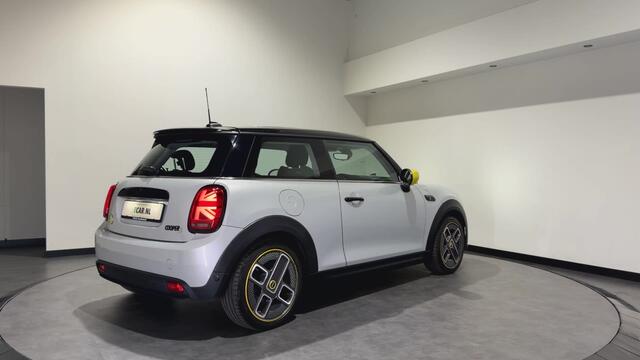 Mini Electric MINI Yours 33 kWh | SOH 95,3% | Panoramadak | Voorstoelen verwarmd | Apple CarPlay - Android Auto – foto 3