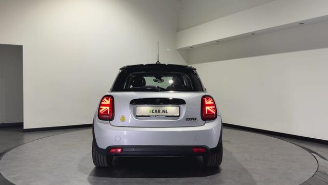 Mini Electric MINI Yours 33 kWh | SOH 95,3% | Panoramadak | Voorstoelen verwarmd | Apple CarPlay - Android Auto – foto 4