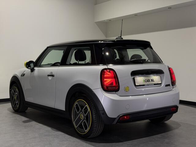 Mini Electric MINI Yours 33 kWh | SOH 95,3% | Panoramadak | Voorstoelen verwarmd | Apple CarPlay - Android Auto – foto 9