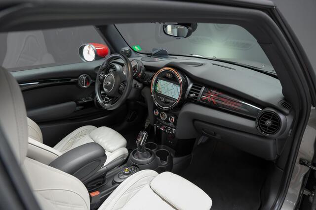Mini John Cooper Works 2.0 230pk Chili AUTOMAAT |panoramadak|head-up|Harman & Kardon|lederen bekleding|adaptive cruise control|Apple Carplay|dealer onderhouden|18"|