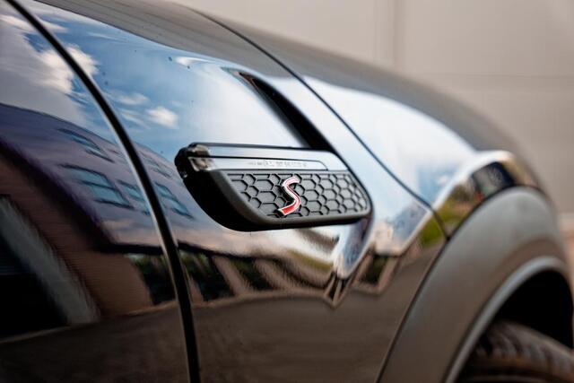 Mini John Cooper Works Mini Cabrio 2.0 S JCW Pack 18" LM velgen, digitaal dash, Leren bekleding, enz