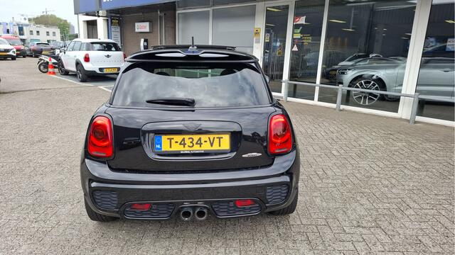 Mini John Cooper Works Mini 2.0 Chili 232 PK Wired | Vol | Onderh.historie | Pano.dak | Nav | Stoelverw | LED / Xenon