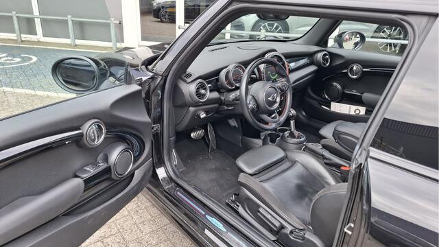 Mini John Cooper Works Mini 2.0 Chili 232 PK Wired | Vol | Onderh.historie | Pano.dak | Nav | Stoelverw | LED / Xenon