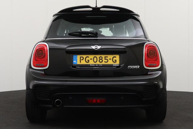 Mini John Cooper Works Mini 1.5 136 PK JCW Chili H-leder Climate Navi Keyless Park. Sens