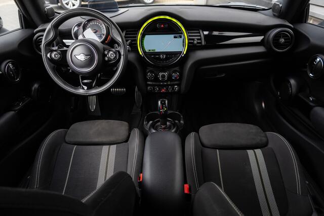 Mini John Cooper Works 2.0 232 pk Chili / Head-Up/ Harman&Kardon/ Led-Koplamp/ Sport-Stoelen/ Park.Sens/ Sport-Uitlaat/ Climate/ Cruise-Controle/ 18'' LMV