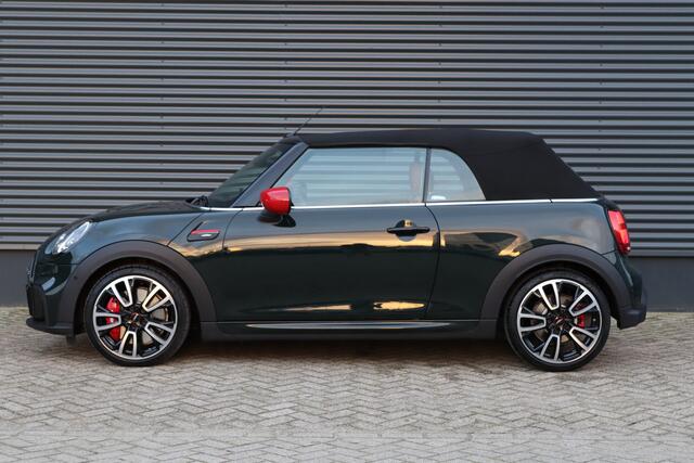 Mini John Cooper Works Mini Cabrio 2.0 231PK JCW Pack Chester Leder/Camera/Keyless/Head-up/HK/Navi+/ACC/Virtual Cockpit/18"