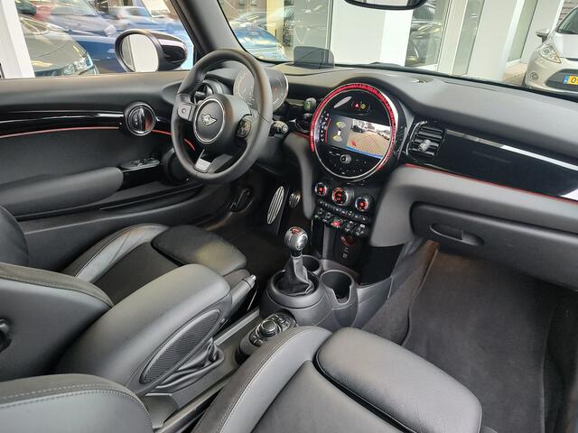 Mini John Cooper Works Mini 1.5 COOPER Head-up Displ. | Stoelverwarming | Leder