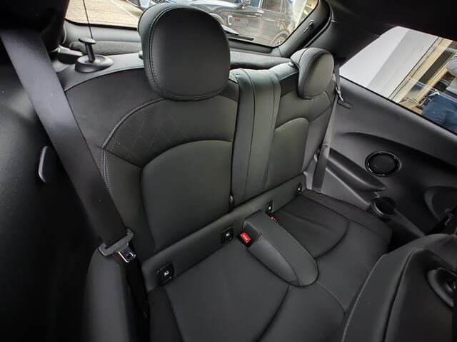 Mini John Cooper Works Mini 1.5 COOPER Head-up Displ. | Stoelverwarming | Leder