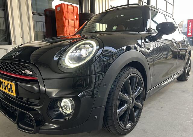 Mini John Cooper Works Mini 1.5 Cooper Pack | AUTOMAAT | LEDER | SCHUIF/KANTELDAK | CARPLAY/ANDROID | NAVI | CRUISE CONTROL | PDC V+A | CLIMATE CONTROL | LMV 18'' | STOELVERWARMING | KEYLESS | BLUETOOTH
