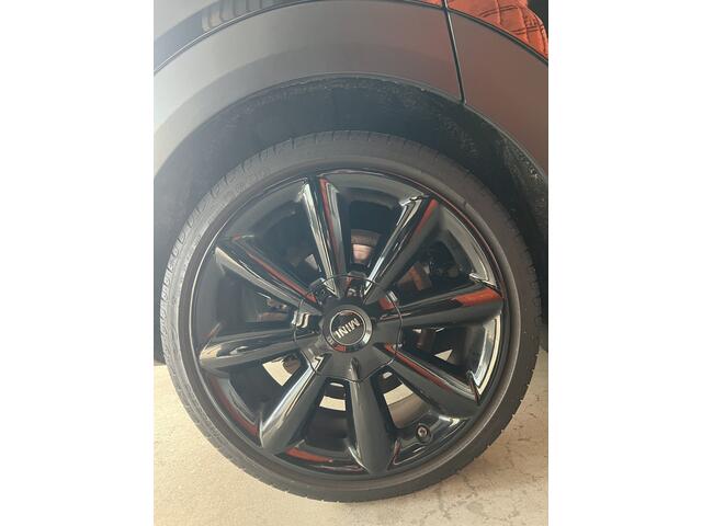 Mini John Cooper Works Mini 1.5 Cooper Pack | AUTOMAAT | LEDER | SCHUIF/KANTELDAK | CARPLAY/ANDROID | NAVI | CRUISE CONTROL | PDC V+A | CLIMATE CONTROL | LMV 18'' | STOELVERWARMING | KEYLESS | BLUETOOTH