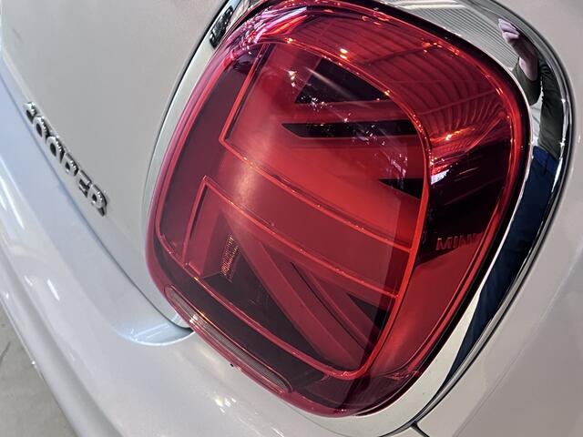 Mini John Cooper Works Mini 1.5 JCW * Schuifdak * NL-auto * Lage km