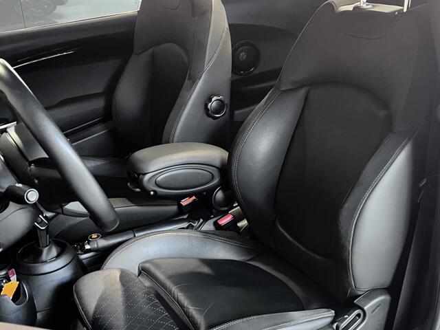 Mini John Cooper Works Mini 1.5 JCW * Schuifdak * NL-auto * Lage km