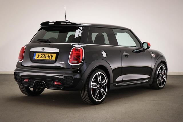 Mini John Cooper Works Mini 2.0 Chili | PARK ASSIS PACK | HALF LEDER | STOELVERWARMING | APPLE | NAVIGATIE