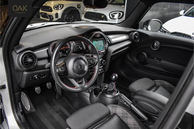 Mini John Cooper Works Mini 1.5 | JCW-Trim | Navigatie | Half Leder | LED | PDC | 17"LM | NL Auto | White Silver