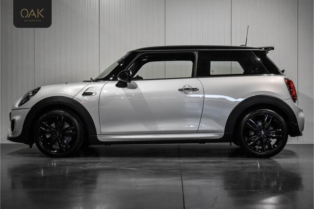 Mini John Cooper Works Mini 1.5 | JCW-Trim | Navigatie | Half Leder | LED | PDC | 17"LM | NL Auto | White Silver