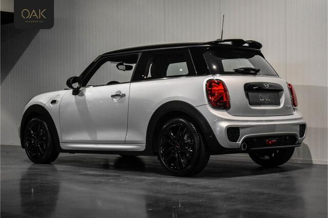 Mini John Cooper Works Mini 1.5 | JCW-Trim | Navigatie | Half Leder | LED | PDC | 17"LM | NL Auto | White Silver