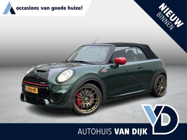 Mini John Cooper Works Mini Cabrio 2.0 Chili | Navi/Adapt.Cruise/Clima/Camera/Stoelverwarming/18"/Harman Kardon/Windscherm/Apple CarPlay-Android Auto