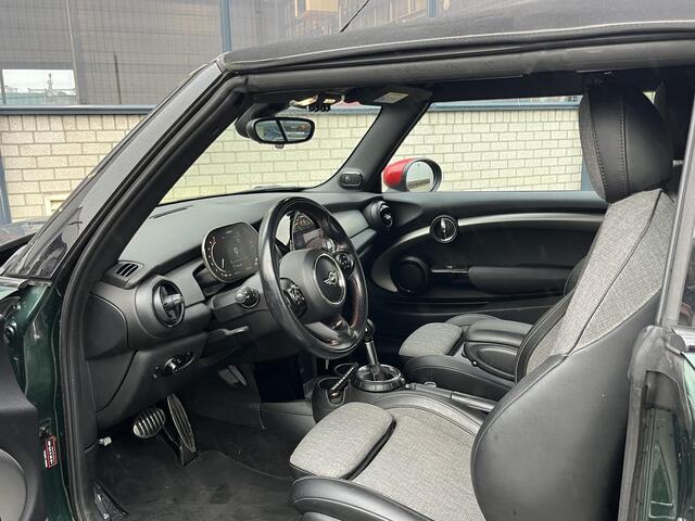 Mini John Cooper Works Mini Cabrio 2.0 Chili | Navi/Adapt.Cruise/Clima/Camera/Stoelverwarming/18"/Harman Kardon/Windscherm/Apple CarPlay-Android Auto