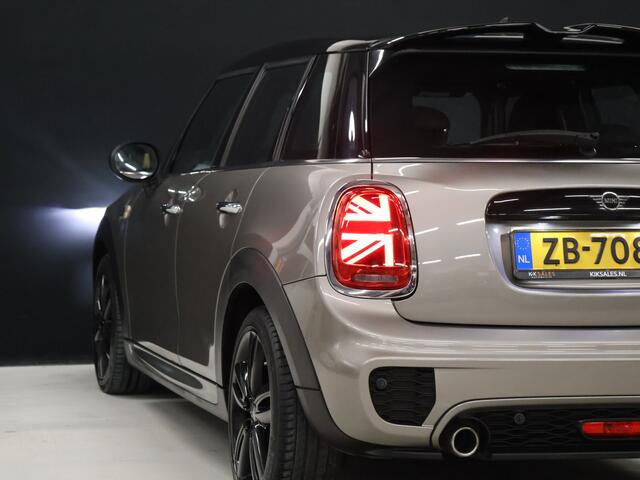 Mini John Cooper Works Mini 1.5 JCW [APPLE CARPLAY, ANDROID AUTO, CRUISE CONTROL, PDC ACHTER, AUTOMATISCHE AIRCO, LICHTMETALEN VELGEN, LED KOPLAMPEN, NIEUWSTAAT]