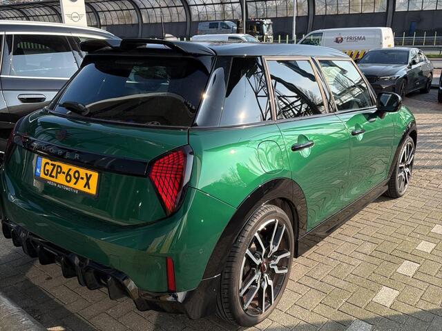 Mini John Cooper Works 5-deurs C Cooper M | British Racing Green | 18" | Panorama | Stoel/Stuurverwarming