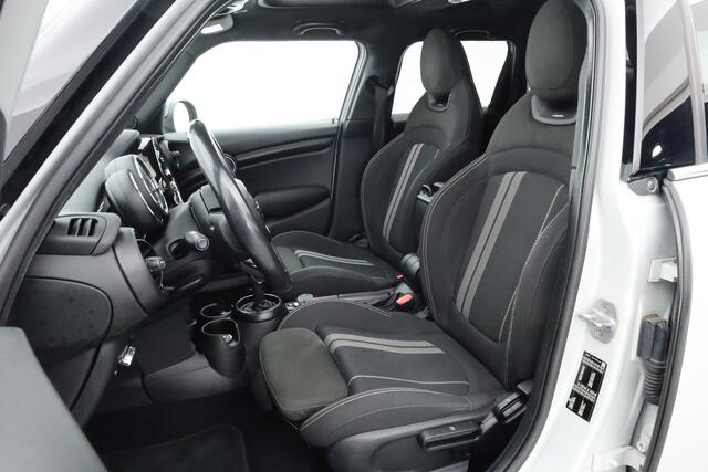 Mini John Cooper Works Mini 1.5 Cooper | Orig. NL | S/K-Dak | Harman/Kardon | Cruise | Climate | Nav+CarPlay | PDC | Sfeerverl. V