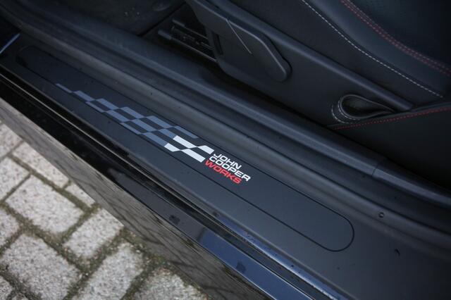 Mini John Cooper Works Mini Co E JCW M 40.7kWh | Pano | BTW | HUD | Sfeerverlichting |