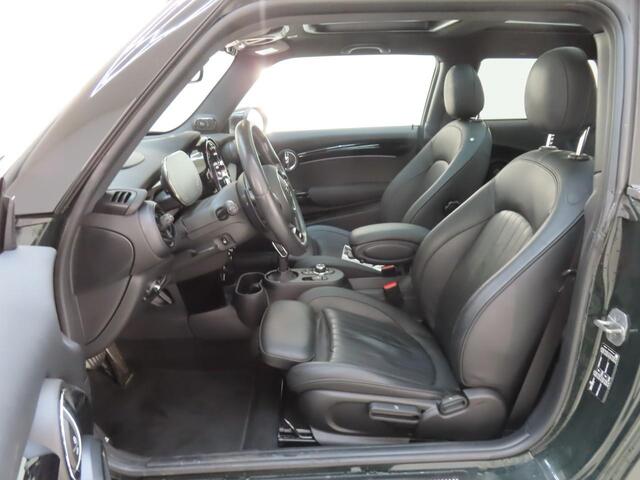 Mini John Cooper Works Mini 2.0 Essential | 43.000 KM | Leder | Panoramadak | Full Options. | Verwacht!