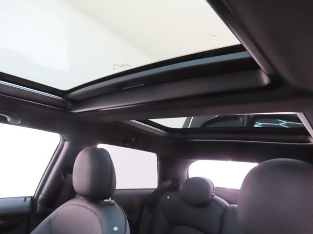 Mini John Cooper Works Mini 2.0 Essential | 43.000 KM | Leder | Panoramadak | Full Options. | Verwacht!